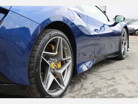 Ferrari F8 Spider 3.9T V8 F1 DCT 17
