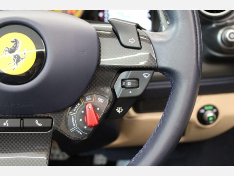 Ferrari F8 Spider 3.9T V8 F1 DCT 37