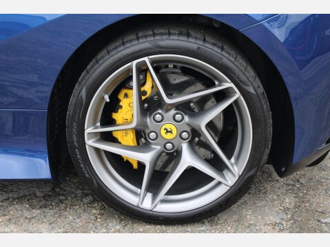 Ferrari F8 Spider 3.9T V8 F1 DCT 52