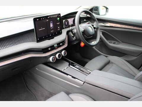 Skoda Superb Laurin and Klement 2.0 TDI 193 4x4 DSG 12
