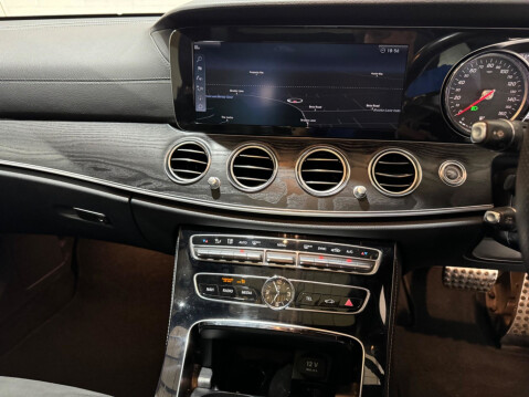 Mercedes-Benz E Class 2.0 E220d AMG Line (Premium Plus) G-Tronic+ 4MATIC Euro 6 (s/s) 5dr 35