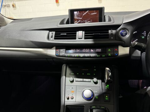 Lexus CT 1.8 200h SE-L CVT Euro 5 (s/s) 5dr 32