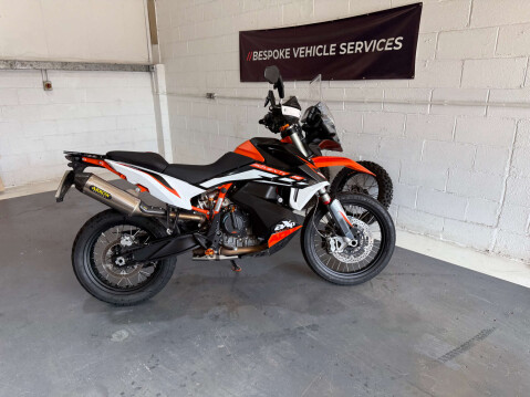 KTM Adventure 0.9 890 Adventure R 3