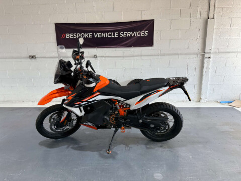 KTM Adventure 0.9 890 Adventure R 8