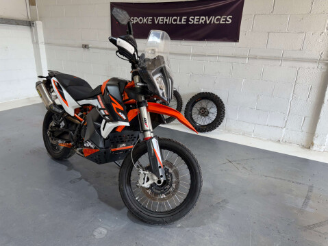 KTM Adventure 0.9 890 Adventure R 1