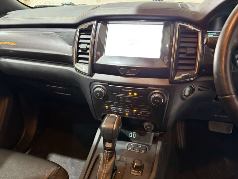 Volvo XC90 2.4 XC90 SE Luxury D5 AWD Auto 4WD 5dr 18