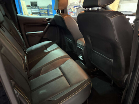 Volvo XC90 2.4 XC90 SE Luxury D5 AWD Auto 4WD 5dr 23