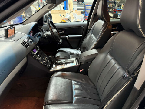 Volvo XC90 2.4 XC90 SE Luxury D5 AWD Auto 4WD 5dr 29