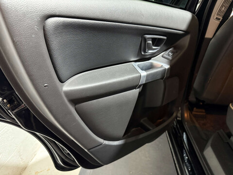 Volvo XC90 2.4 XC90 SE Luxury D5 AWD Auto 4WD 5dr 32