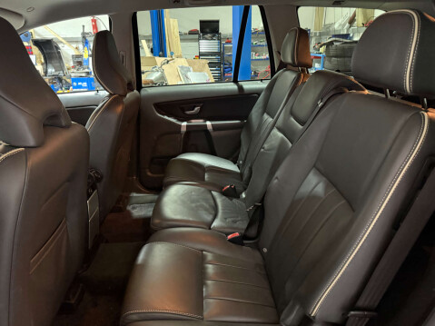 Volvo XC90 2.4 XC90 SE Luxury D5 AWD Auto 4WD 5dr 33