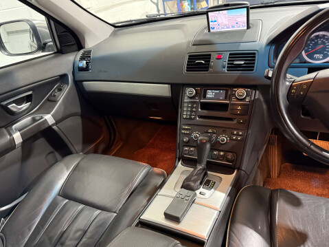 Volvo XC90 2.4 XC90 SE Luxury D5 AWD Auto 4WD 5dr 39