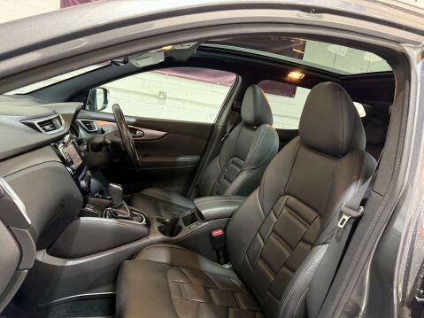 Nissan Qashqai 1.3 Qashqai Tekna+ DiG-T Semi-Auto 5dr 15