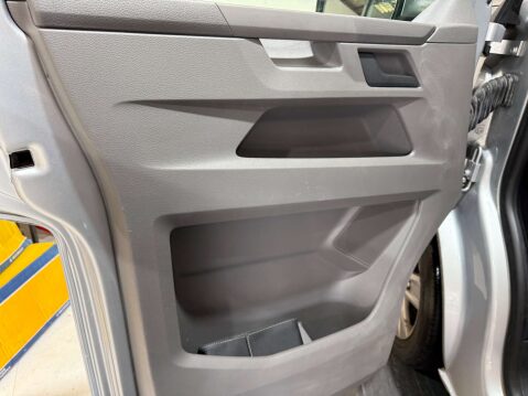 Volkswagen Transporter 2.0 Transporter T32 HighLine TDI 8