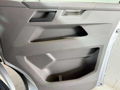 Volkswagen Transporter 2.0 Transporter T32 HighLine TDI 12