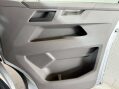 Volkswagen Transporter 2.0 Transporter T32 HighLine TDI 12