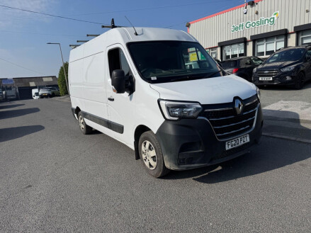 Renault Master 2.3 dCi 35 Business+ FWD MWB Medium Roof Euro 6 4dr