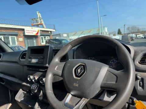 Renault Master 2.3 dCi 35 Business+ FWD MWB Medium Roof Euro 6 4dr 7