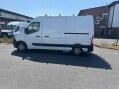 Renault Master 2.3 dCi 35 Business+ FWD MWB Medium Roof Euro 6 4dr 3