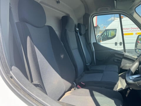 Renault Master 2.3 dCi 35 Business+ FWD MWB Medium Roof Euro 6 4dr 10