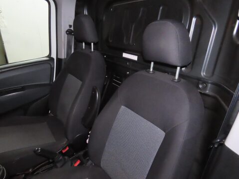 Fiat Doblo 1.6 JTD MultiJet 16v Maxi L2 H1 4dr 7