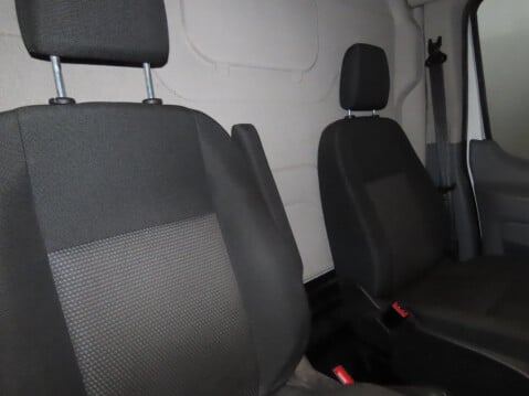 Ford Transit 2.0 350 EcoBlue FWD L2 H3 Euro 6 5dr 8