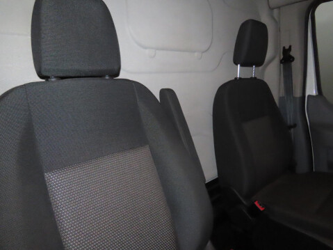 Ford Transit 2.0 350 EcoBlue FWD L2 H3 Euro 6 5dr 8