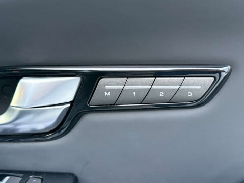 Land Rover Range Rover Evoque 2.0 Range Rover Evoque HSE Dynamic TD4 Auto 4WD 5dr 20