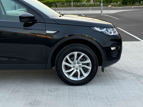 Land Rover Discovery Sport 2.0 Discovery Sport SE Tech TD4 Auto 4WD 5dr 16
