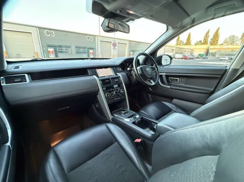 Land Rover Discovery Sport 2.0 Discovery Sport SE Tech TD4 Auto 4WD 5dr 37