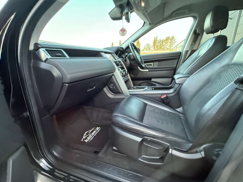 Land Rover Discovery Sport 2.0 Discovery Sport SE Tech TD4 Auto 4WD 5dr 40
