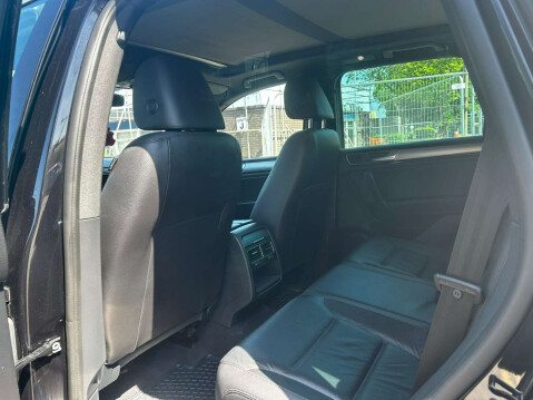 Volkswagen Touareg 3.0 Touareg V6 R-Line TDI BlueMotion Technology Auto 4WD 5dr 24
