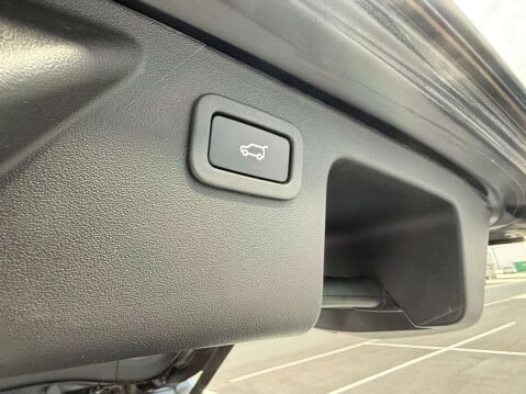 Land Rover Discovery Sport 2.0 Discovery Sport Landmark TD4 Auto 4WD 5dr 38