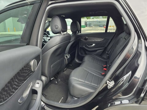 Mercedes-Benz GLC 2.1 GLC 220 D 4Matic AMG Line Auto 4WD 5dr 25