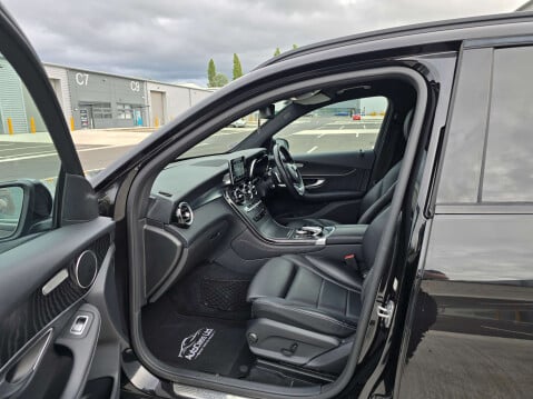 Mercedes-Benz GLC 2.1 GLC 220 D 4Matic AMG Line Auto 4WD 5dr 29