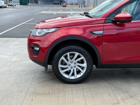 Land Rover Discovery Sport 2.0 Discovery Sport SE Tech TD4 Auto 4WD 5dr 10