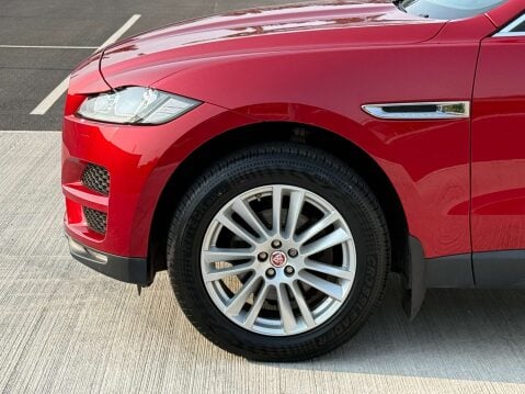 Jaguar F-Pace 2.0 F-PACE Portfolio AWD D Auto 4WD 5dr 9
