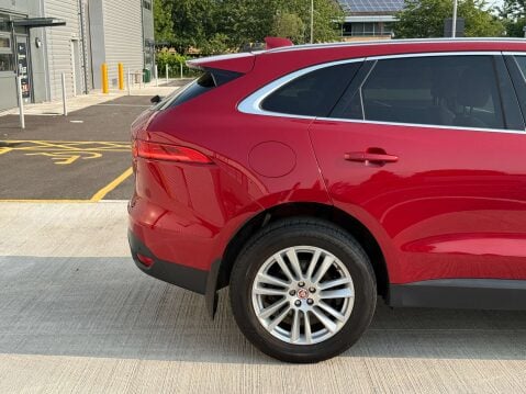 Jaguar F-Pace 2.0 F-PACE Portfolio AWD D Auto 4WD 5dr 17