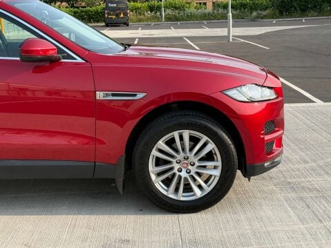 Jaguar F-Pace 2.0 F-PACE Portfolio AWD D Auto 4WD 5dr 19