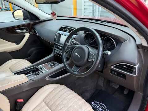 Jaguar F-Pace 2.0 F-PACE Portfolio AWD D Auto 4WD 5dr 21