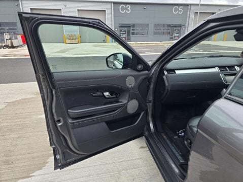 Land Rover Range Rover Evoque 2.0 Range Rover Evoque HSE Dynamic TD4 Auto 4WD 5dr 33