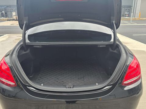 Mercedes-Benz C Class 2.1 C220 AMG Line Bluetec Auto 4dr 11