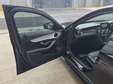 Mercedes-Benz C Class 2.1 C220 AMG Line Bluetec Auto 4dr 25