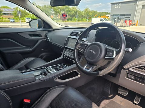 Jaguar F-Pace 3.0 F-PACE V6 S AWD D Auto 4WD 5dr 16