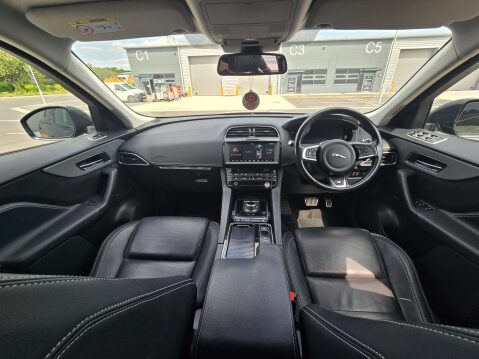 Jaguar F-Pace 3.0 F-PACE V6 S AWD D Auto 4WD 5dr 17