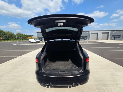 Jaguar F-Pace 3.0 F-PACE V6 S AWD D Auto 4WD 5dr 26