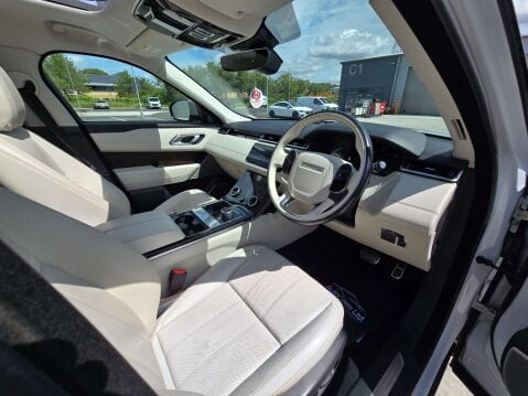 Land Rover Range Rover Velar 3.0 Range Rover Velar R-Dynamic SE D300 Auto 4WD 5dr 19