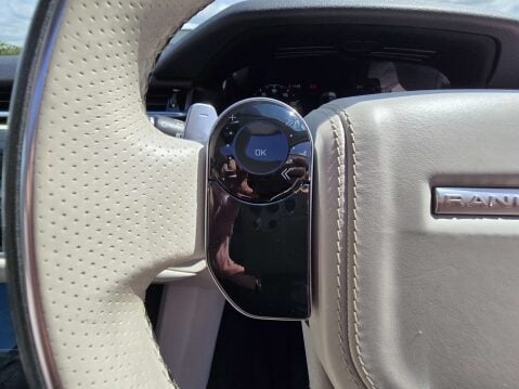Land Rover Range Rover Velar 3.0 Range Rover Velar R-Dynamic SE D300 Auto 4WD 5dr 22