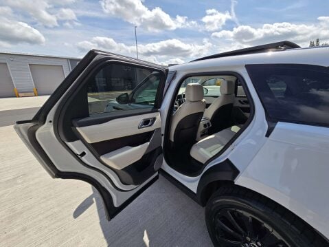 Land Rover Range Rover Velar 3.0 Range Rover Velar R-Dynamic SE D300 Auto 4WD 5dr 33