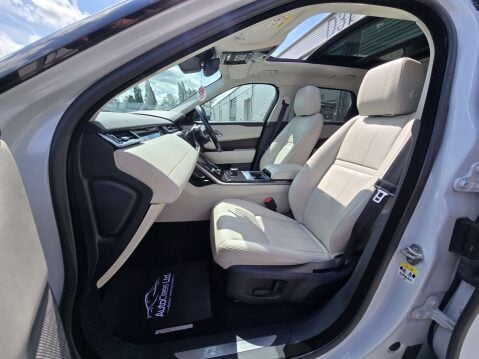 Land Rover Range Rover Velar 3.0 Range Rover Velar R-Dynamic SE D300 Auto 4WD 5dr 37