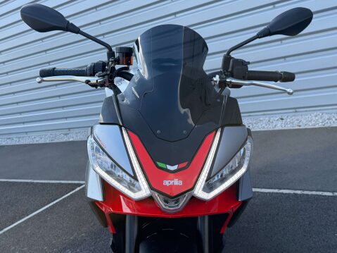 Aprilia Tuono 660 0.7 Tuono 660 6